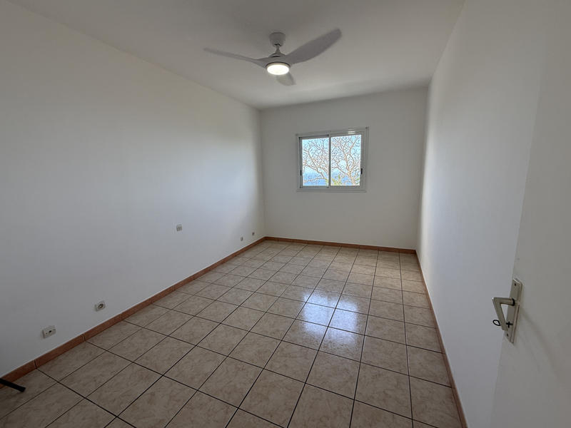 Appartement - 104 m² - 6 pièces