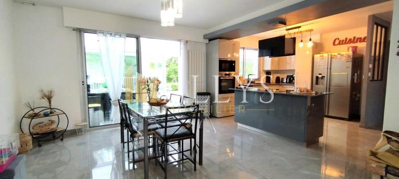 Maison - 165 m² - 8 pièces