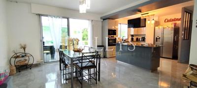 Maison - 165 m² - 8 pièces