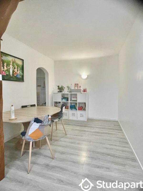 Chambre - 13 m² - 1 pièce