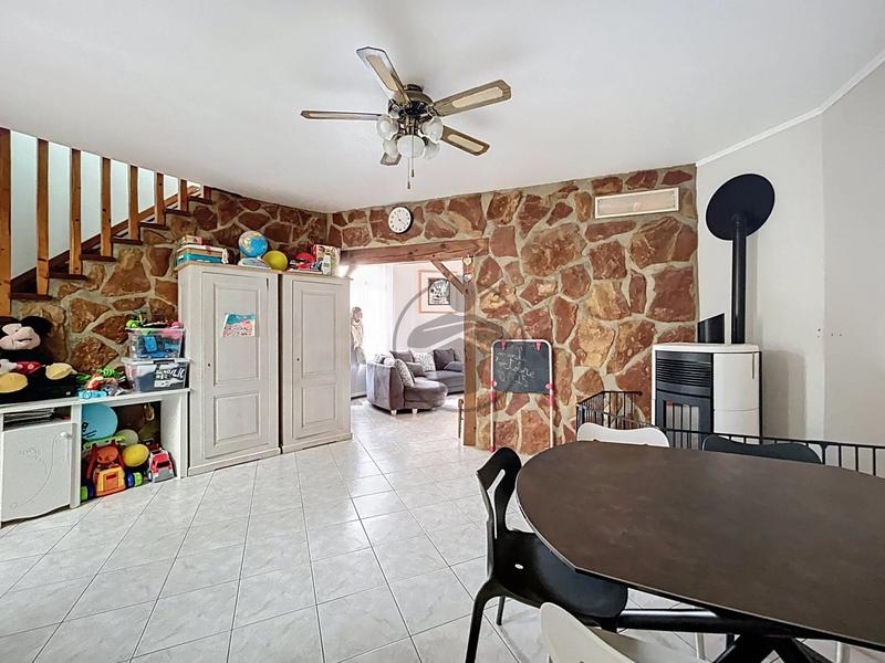 Maison - 93 m² - 5 pièces