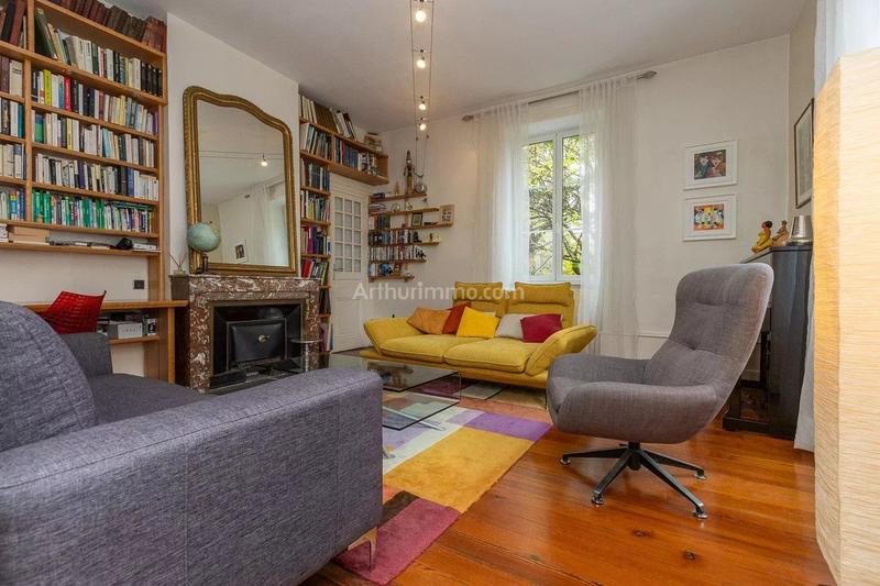 Maison - 241 m² - 10 pièces