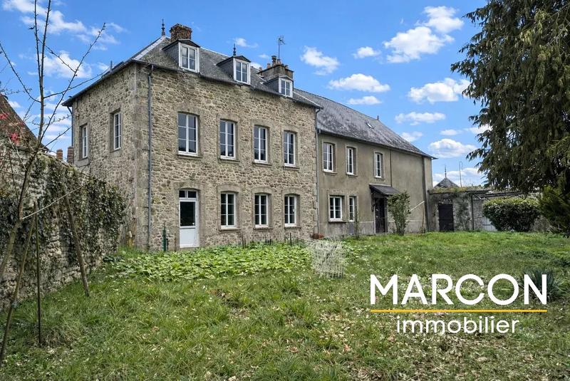 Maison - 302 m² - 15 pièces