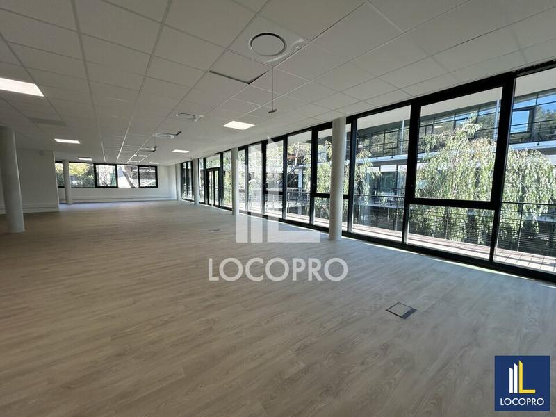 Bureau - 494 m²