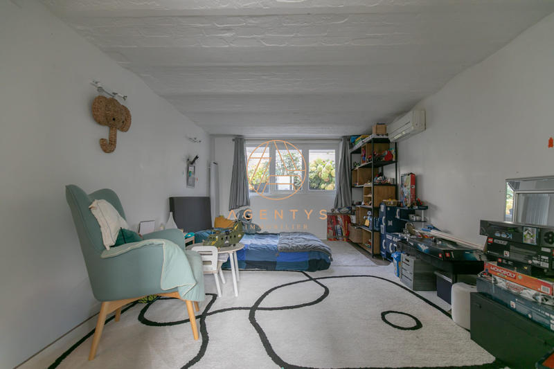 Maison - 276 m² - 8 pièces