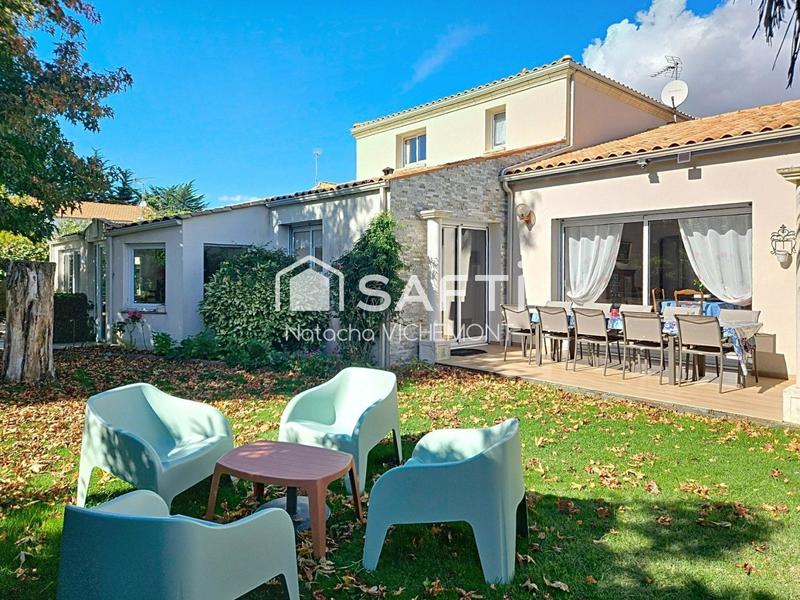 Villa - 262 m² - 9 pièces