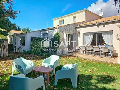 Villa - 262 m² - 9 pièces