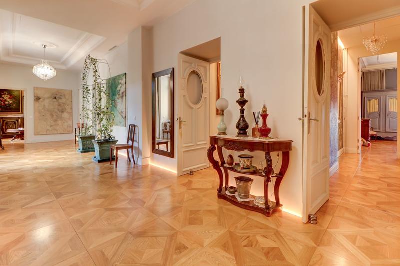 Appartement - 253 m² - 5 pièces