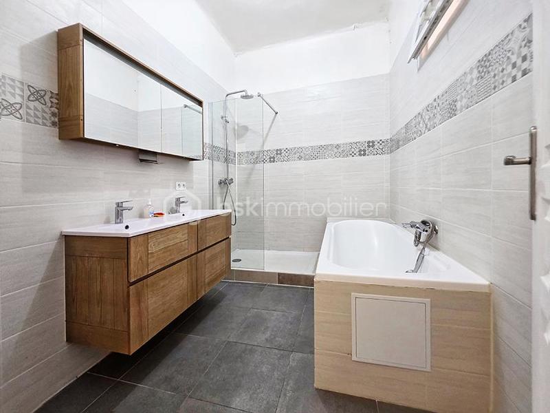 Appartement - 99 m² - 4 pièces