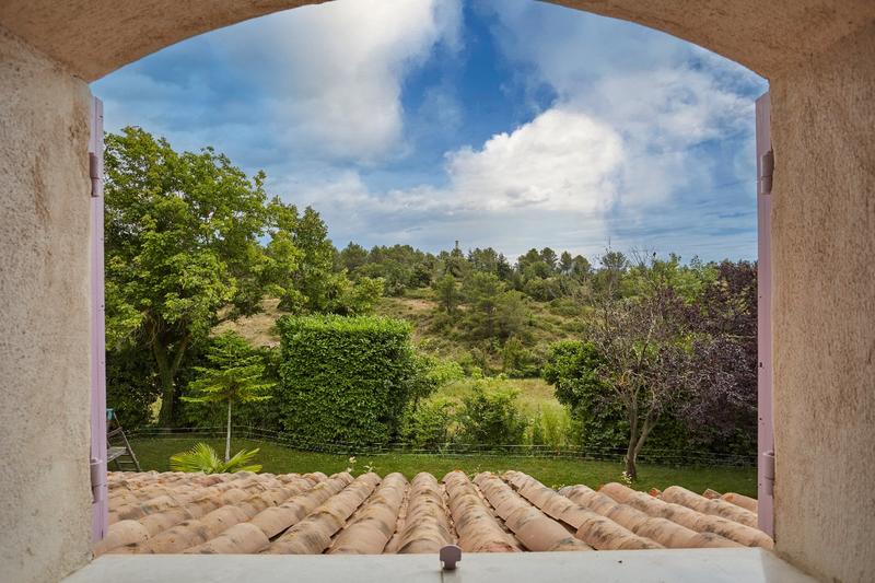 Maison - 240 m² - 9 pièces