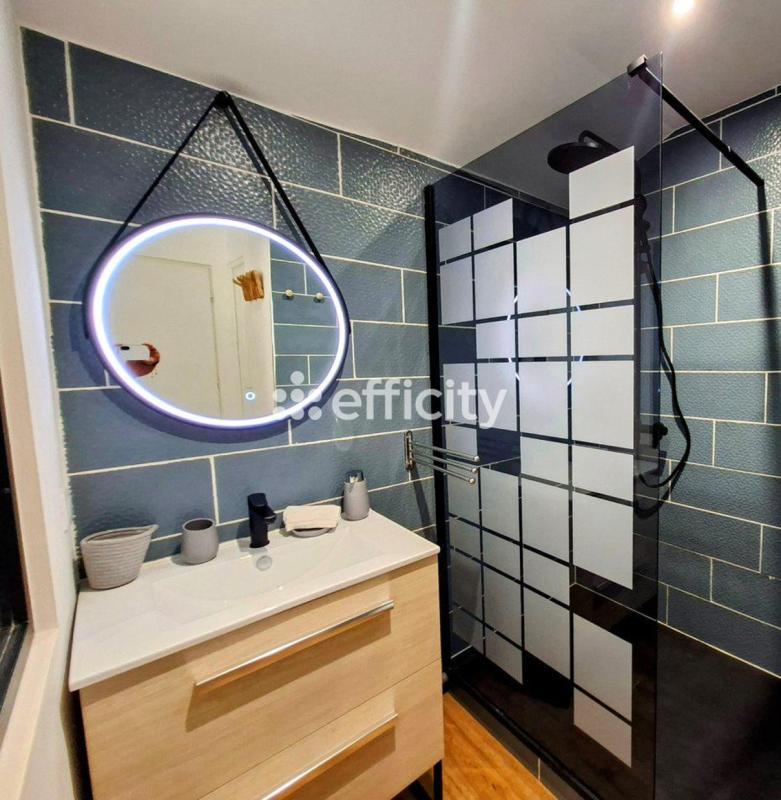 Demeure - 262 m² - 12 pièces