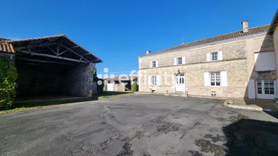 Maison - 206 m² - 5 pièces