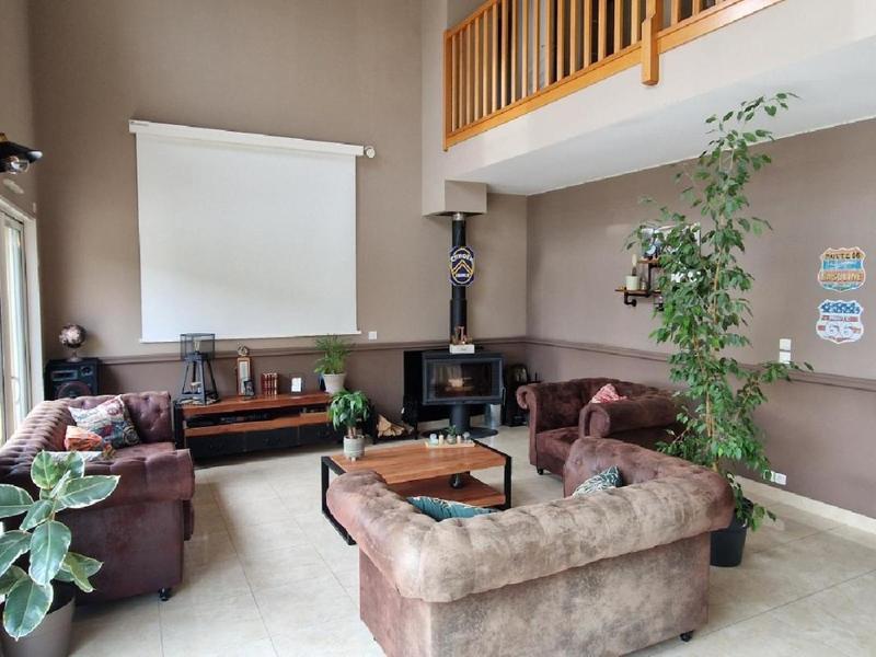 Maison - 325 m² - 9 pièces