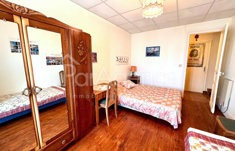 Maison - 163 m² - 8 pièces