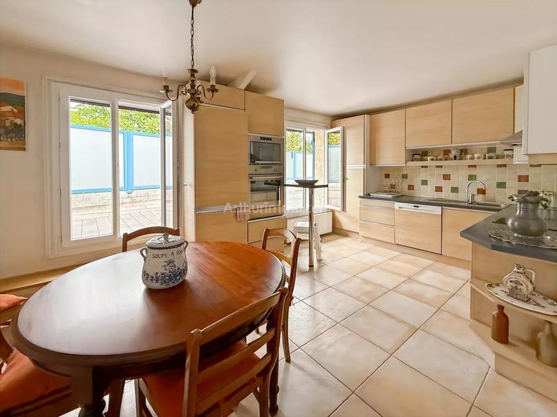 Maison - 291 m² - 9 pièces