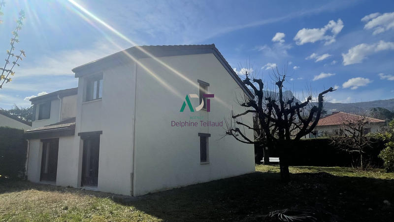 Maison - 121 m² - 6 pièces