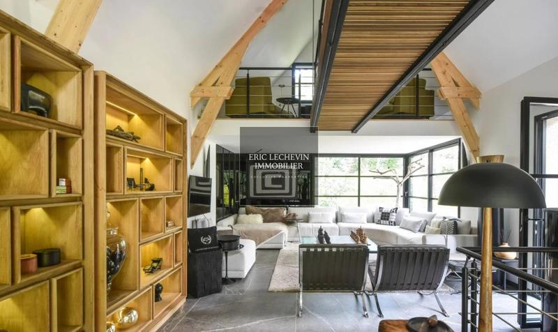 Villa - 370 m² - 16 pièces