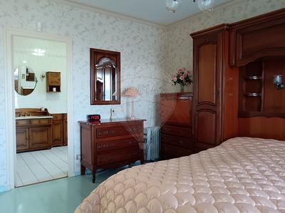 Propriété - 250 m² - 9 pièces