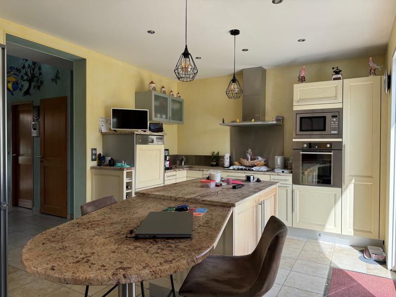 Maison traditionnelle - 191 m² - 7 pièces