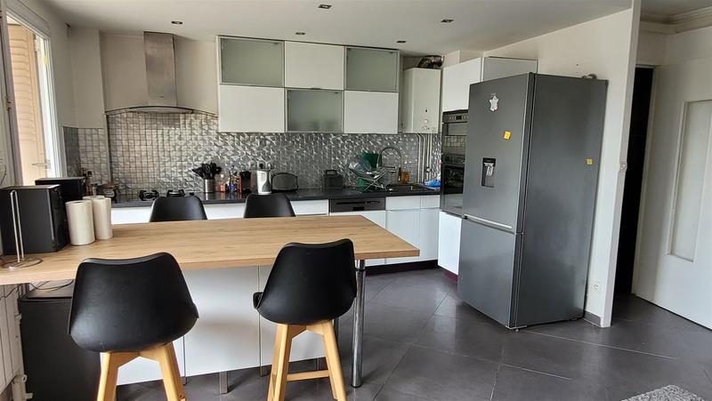 Appartement - 82 m² - 5 pièces