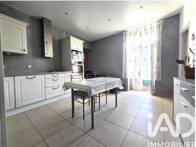 Appartement - 80 m² - 4 pièces