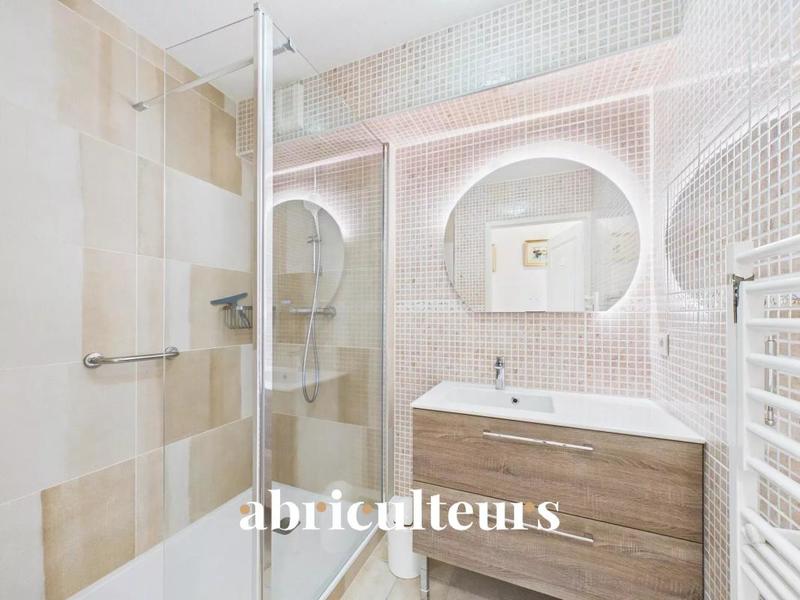 Appartement - 90 m² - 4 pièces