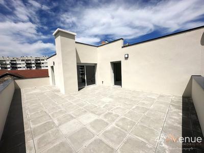 Appartement - 80 m² - 3 pièces