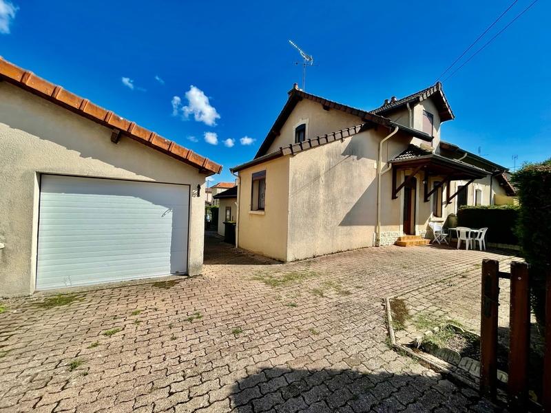 Maison - 92 m² - 5 pièces