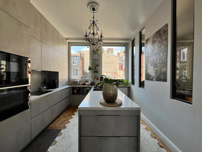 Appartement - 252 m² - 8 pièces