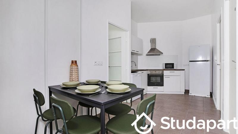 Chambre - 9 m² - 1 pièce