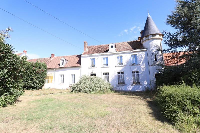 Maison - 237 m² - 10 pièces