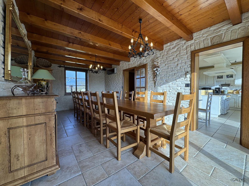 Maison - 150 m² - 8 pièces