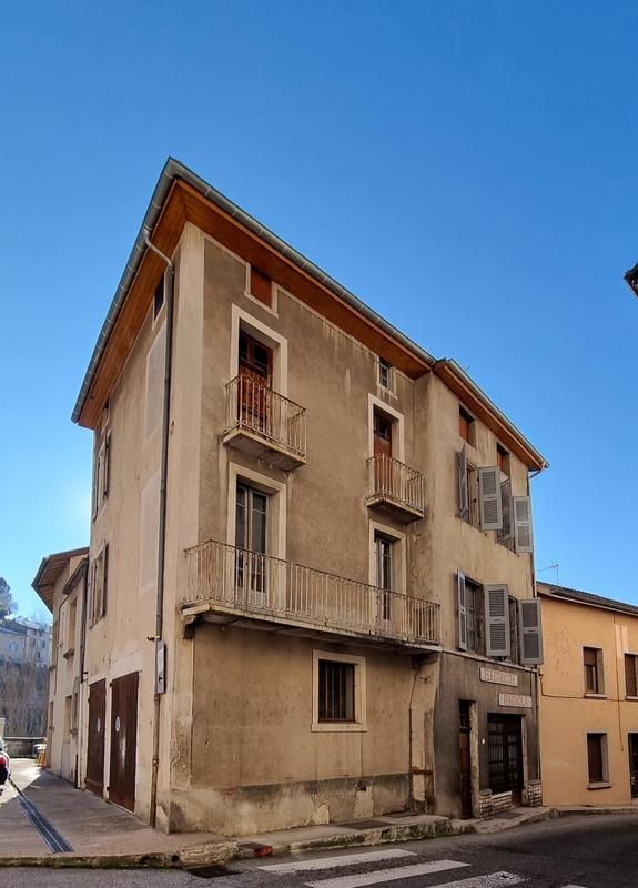 Maison de village - 189 m² - 7 pièces