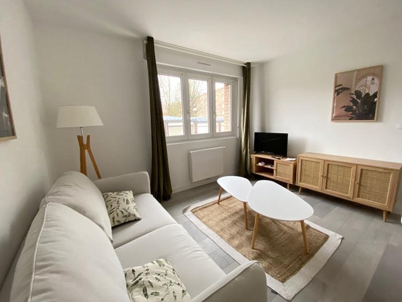 Appartement - 9 m² - 5 pièces