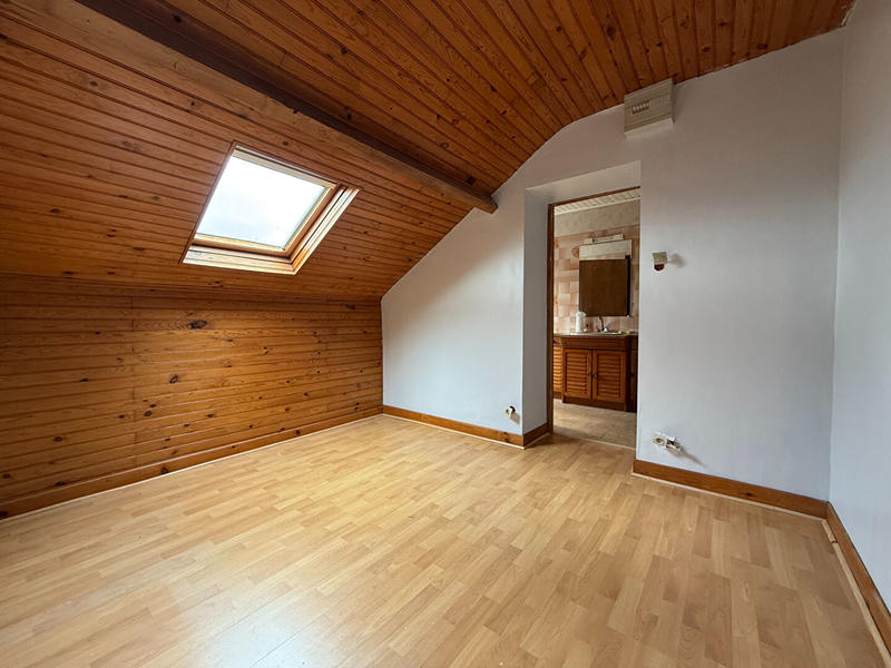 Maison - 150 m² - 7 pièces