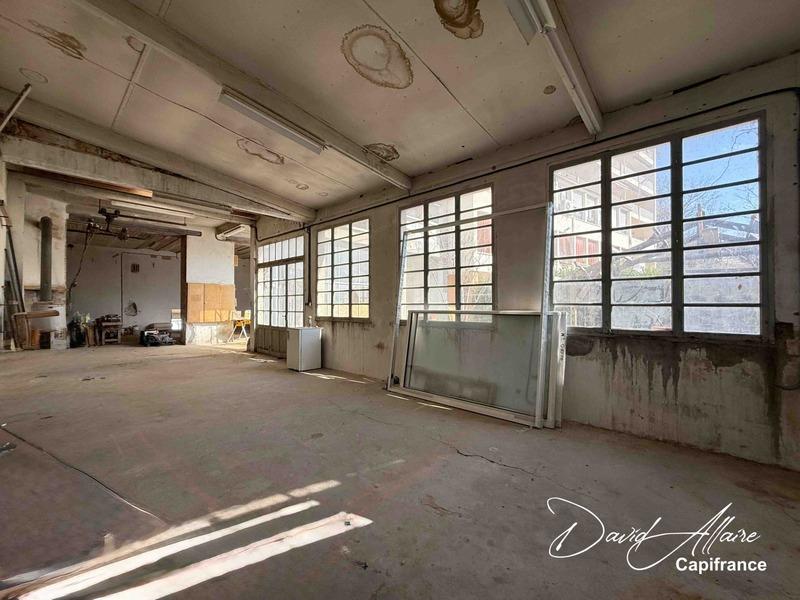 Loft - 175 m² - 1 pièce