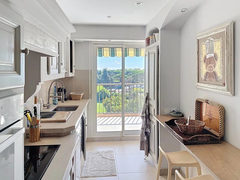 Appartement - 100 m² - 4 pièces