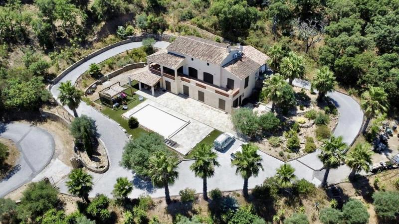 Villa - 246 m² - 7 pièces