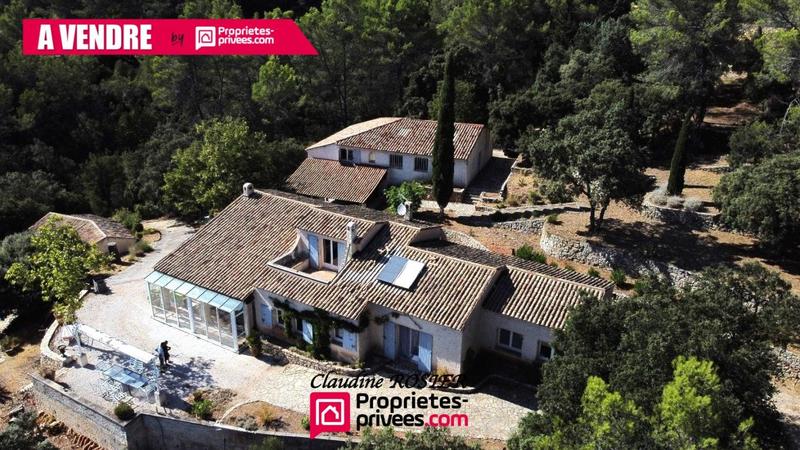 Propriété - 225 m² - 10 pièces