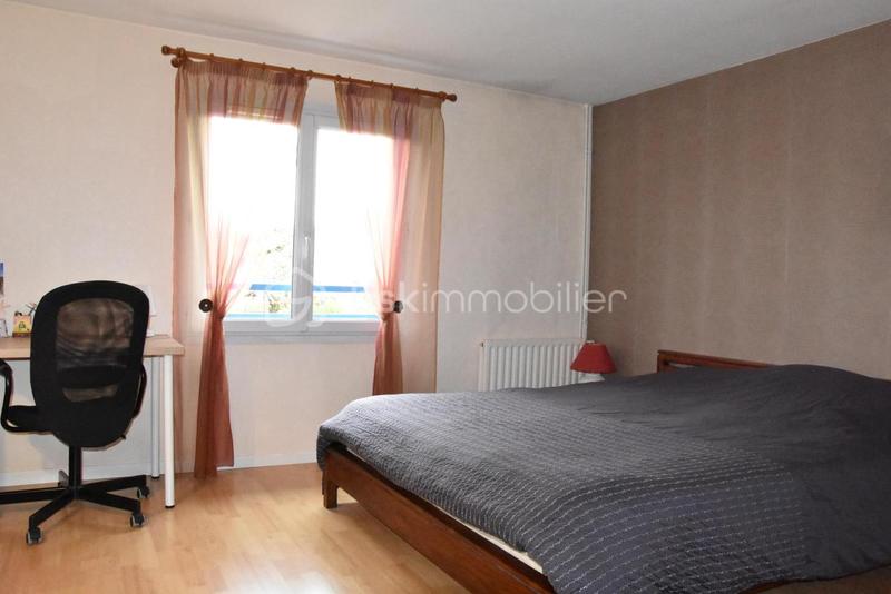 Maison - 102 m² - 5 pièces