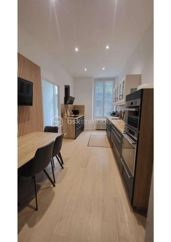 Maison de maîtres - 260 m² - 7 pièces