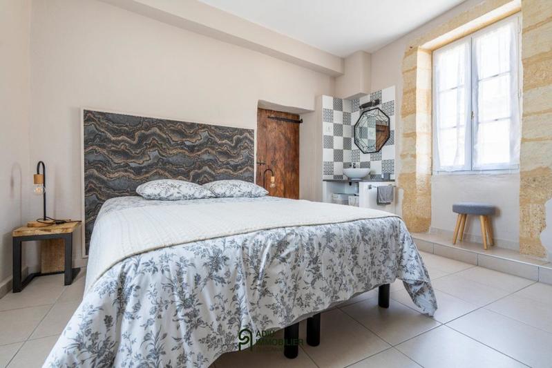 Mas - 350 m² - 9 pièces