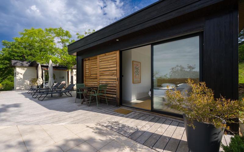 Propriété - 335 m² - 10 pièces