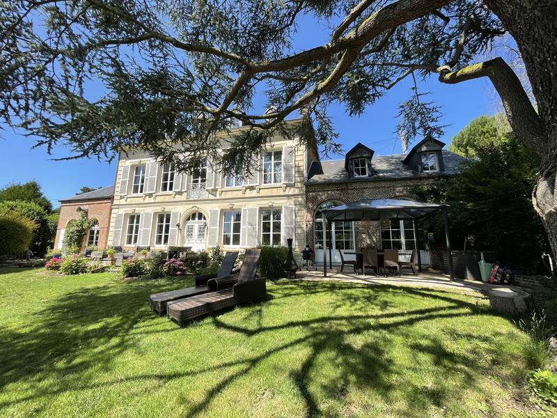 Maison - 279 m² - 10 pièces