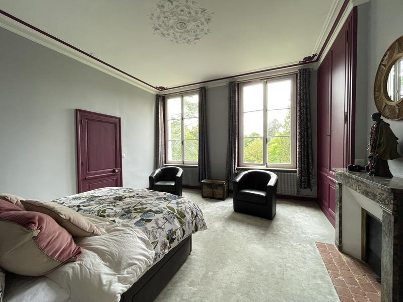 Maison - 279 m² - 10 pièces