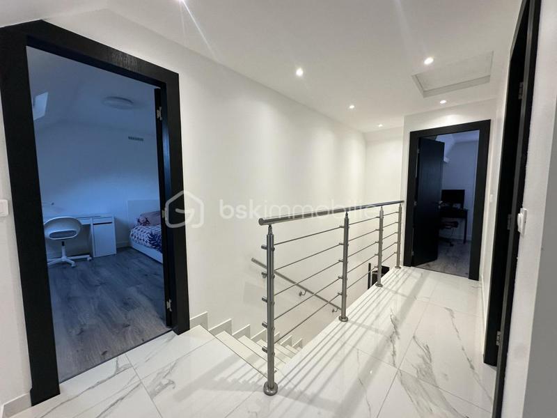 Maison - 140 m² - 8 pièces