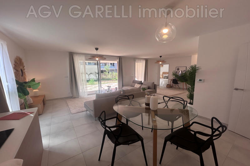 Appartement - 94 m² - 4 pièces