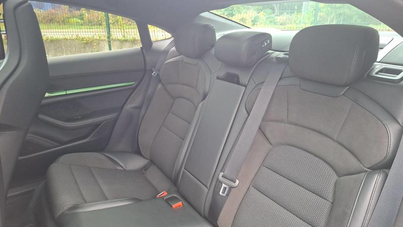 Porsche taycan 93.4 kWh 476 Performance Plus - Automatique Entretien constructeur