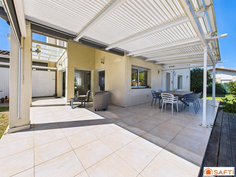 Maison - 170 m² - 5 pièces