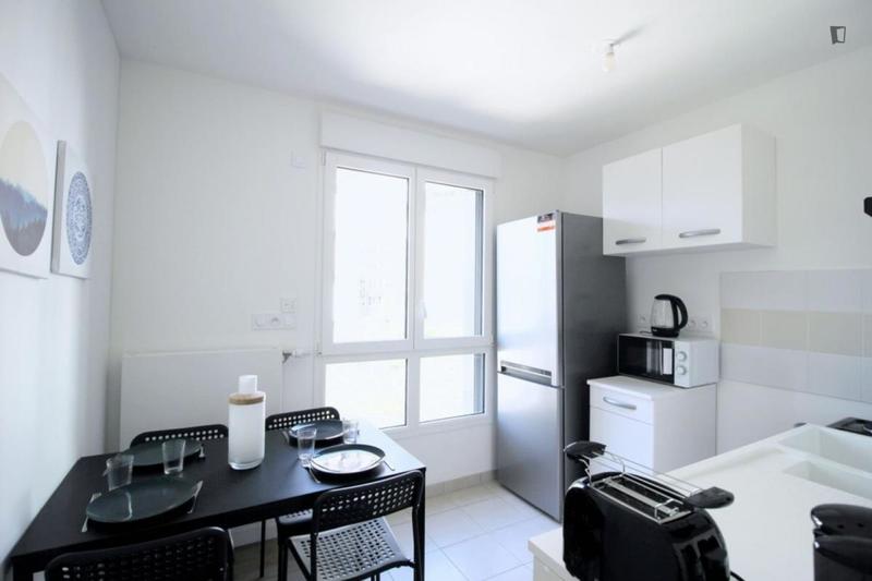 Chambre - 12 m² - 4 pièces